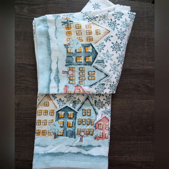 2 Snowy Winter Snowman themed Hand Towels - Picture 6 of 7